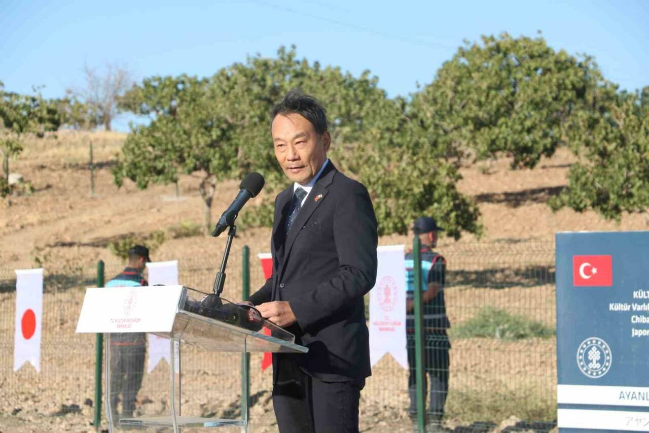 Japonya'nın Ankara Büyükelçisi Katsumata Takahiko, Ayanlar Höyük'teki kazı çalışmalarını desteklediklerini