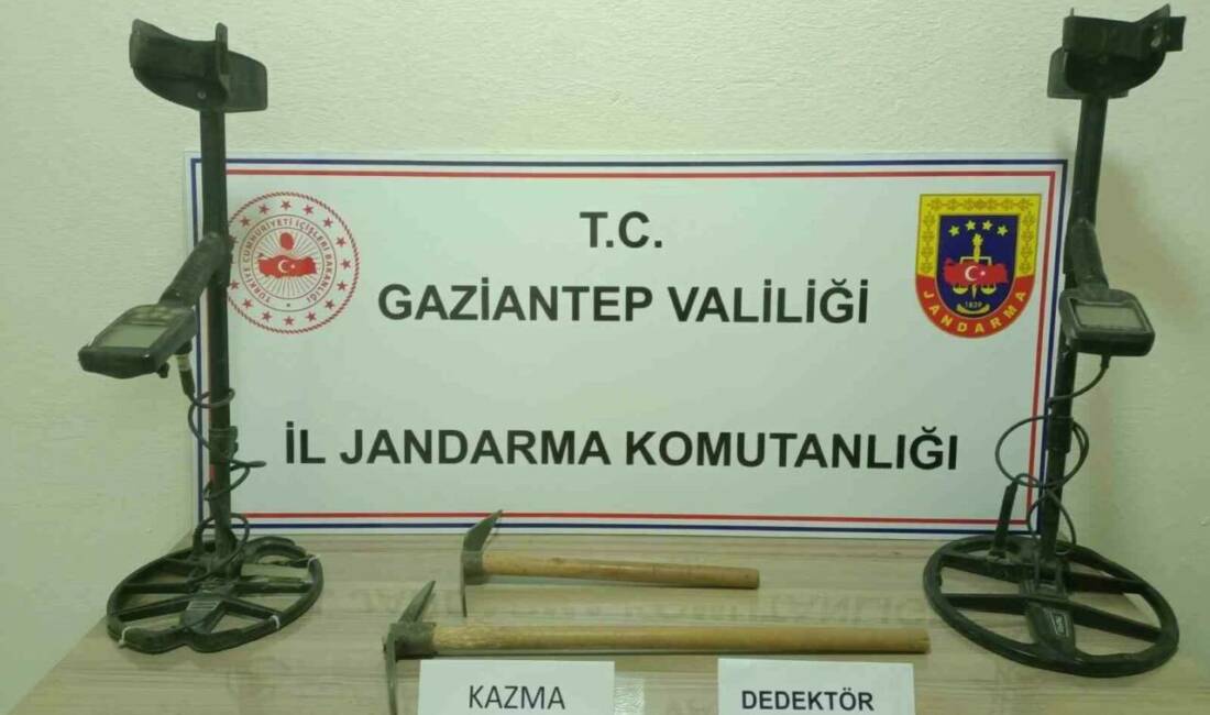 Gaziantep’te define aramak amacıyla kaçak kazı yapan 2 kişi jandarma