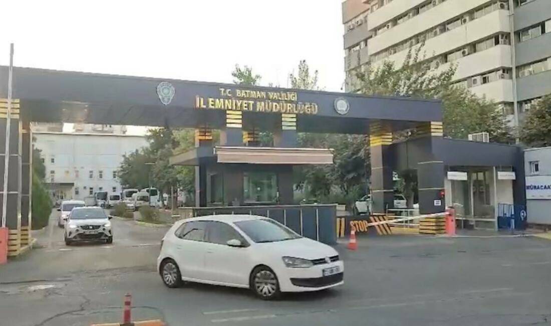 Batman'da kamu kurumlarına işe girmek isteyen vatandaşları dolandıran şebeke, 30