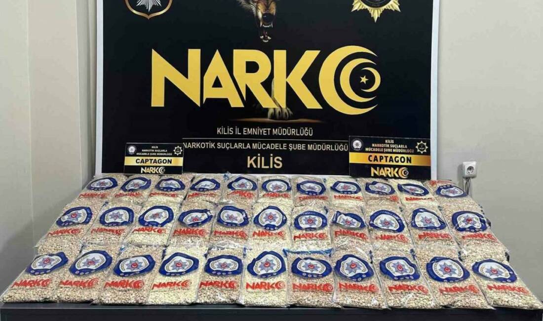 Kilis'te polis ekipleri tarafından durdurulan bir araçta yapılan aramada 215