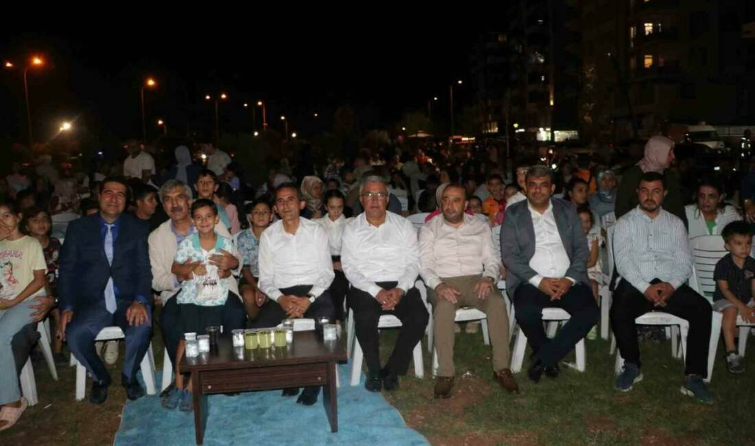 Kilis’te, Halk Sağlığı Haftası dolayısıyla düzenlenen açık hava sinemasına yoğun