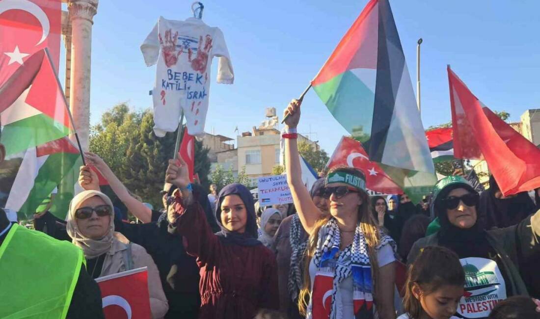 Gazze'ye insani yardım götürmek amacıyla yola çıkan Küresel Sumud Filosu'na