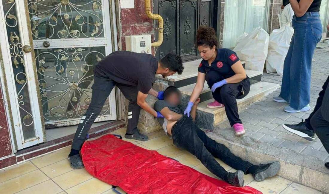 Adıyaman'da bir madde bağımlısının sokakta hareketsiz şekilde yattığı bildirildi. Vatandaşların