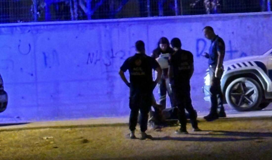 Adıyaman'ın Yeni Mahalle Demokrasi Okulu yakınlarında madde bağımlısı bir kişi,