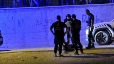 Adıyaman'ın Yeni Mahalle Demokrasi Okulu yakınlarında madde bağımlısı bir kişi,