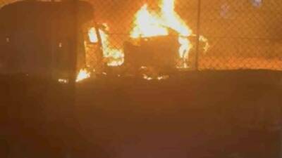 Mardin'in Kızıltepe ilçesinde bulunan hurda araç deposunda gece saatlerinde çıkan