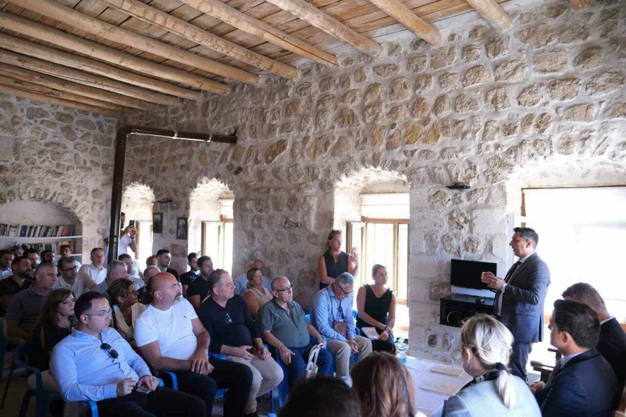 Mardin'in Savur ilçesinde, Dereiçi Mahallesi Mor Dimet Kilisesi'nde Geleneksel Mor