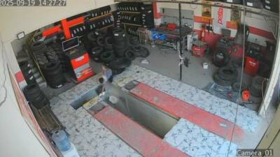 Mardin'in Mazıdağı ilçesinde bir oto lastikçi dükkanında çalışan H.G., su