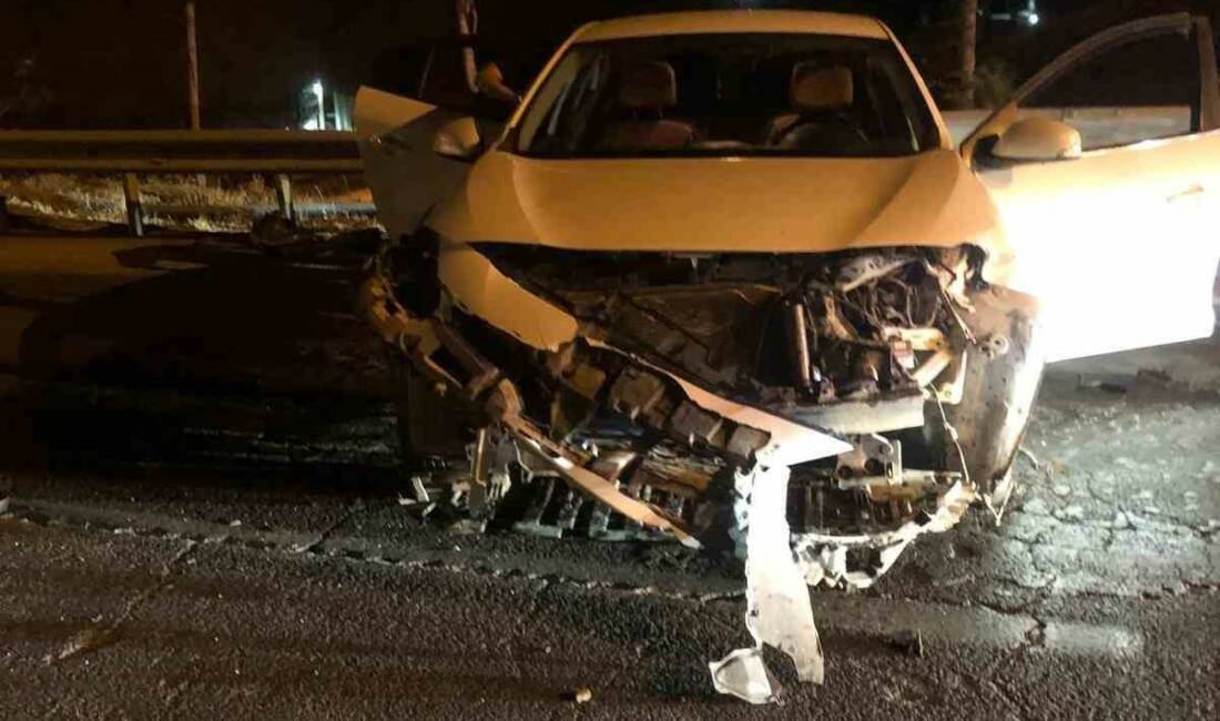 Mardin'in Artuklu ilçesinde gece saatlerinde meydana gelen trafik kazasında sürücüsü