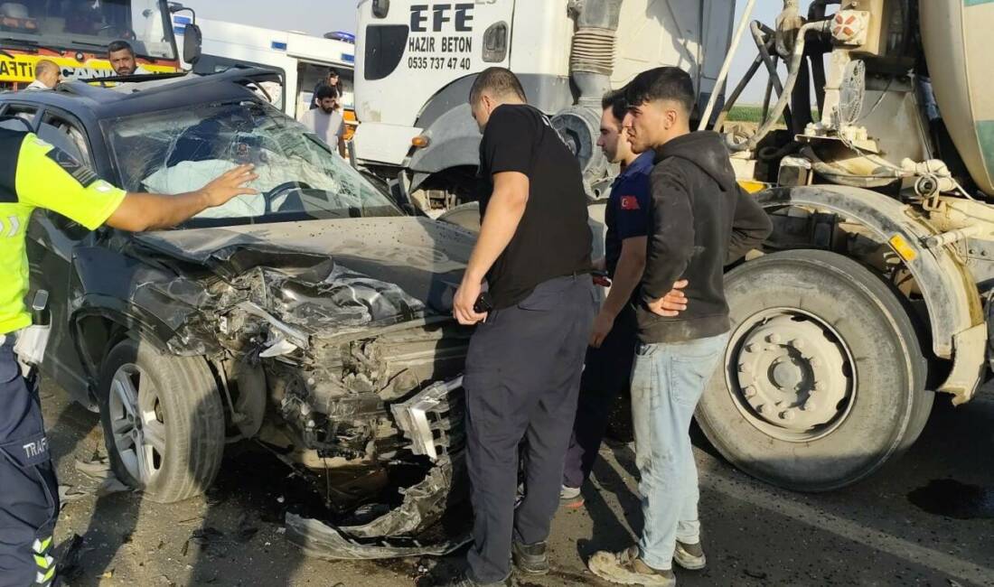 Mardin'in Kızıltepe ilçesinde meydana gelen trafik kazasında hafif ticari araç,