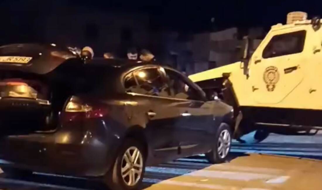 Mardin'in Nusaybin ilçesinde zırhlı polis aracı ile otomobilin çarpışması sonucu