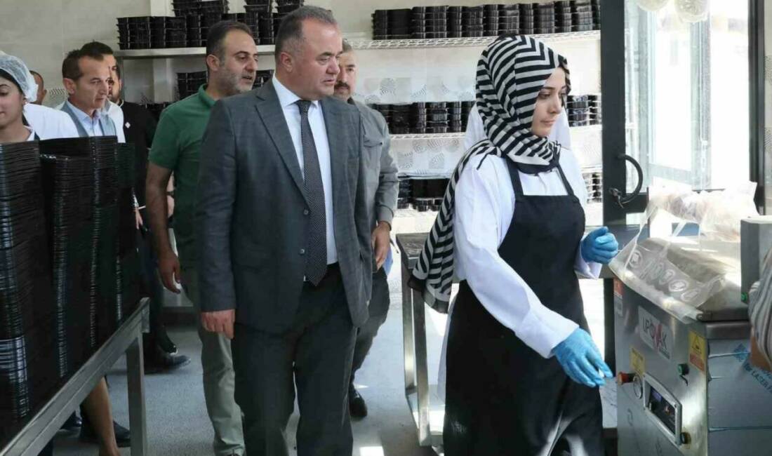 Mardin Büyükşehir Belediyesi Genel Sekreteri Kemalettin Sakin, belediye aşevinde yapılan