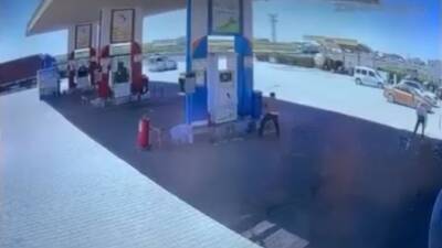 Mardin'de bir akaryakıt istasyonunda iki grup arasında çıkan silahlı kavga,