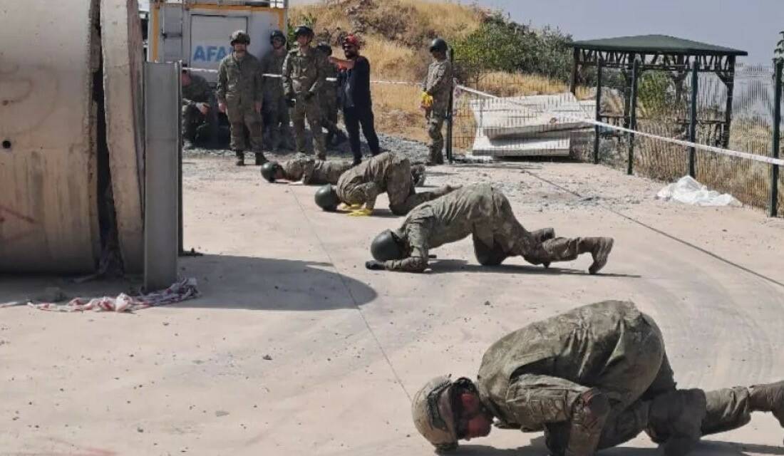 Şırnak'ta askerler, AFAD tarafından verilen özel eğitimlerle afetlerde hayat kurtarmak