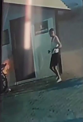 Adıyaman'ın Yeni Mahalle K-40 Konteyner Kent'te park halindeki bir motosiklet