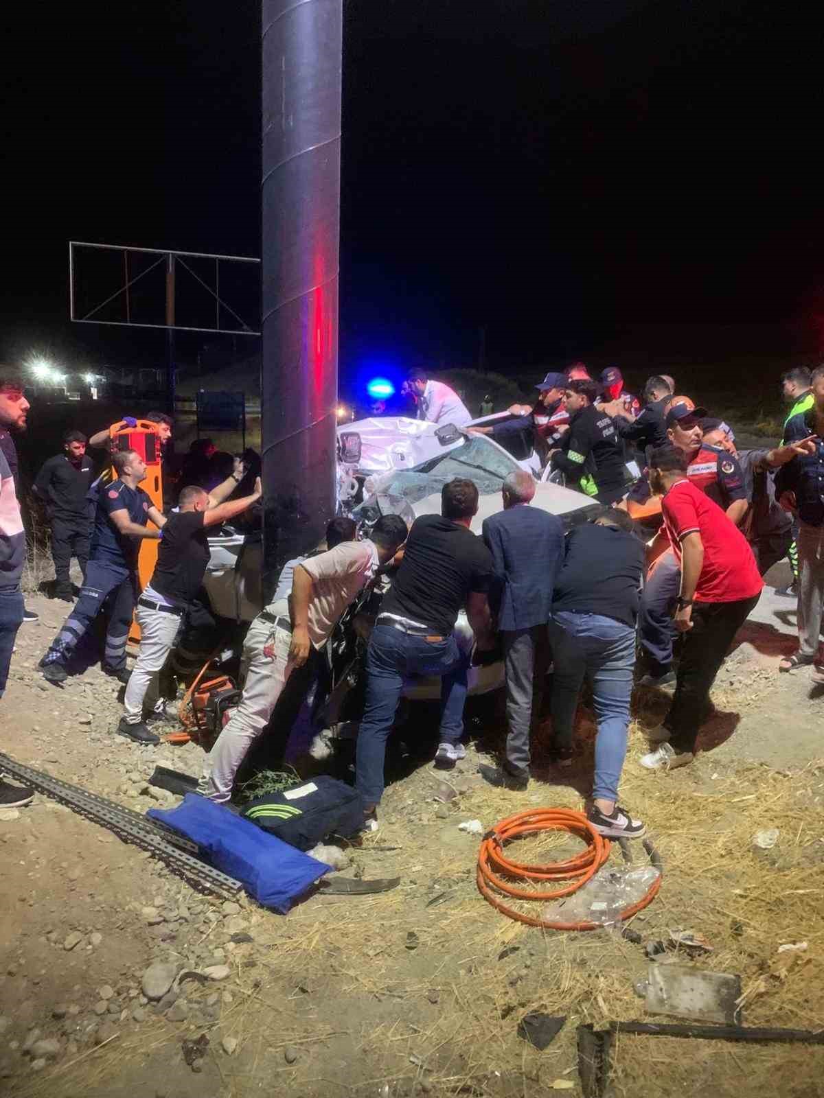 Batman’da Gültepe Mahallesi'nde meydana gelen trafik kazasında 1’i ağır olmak
