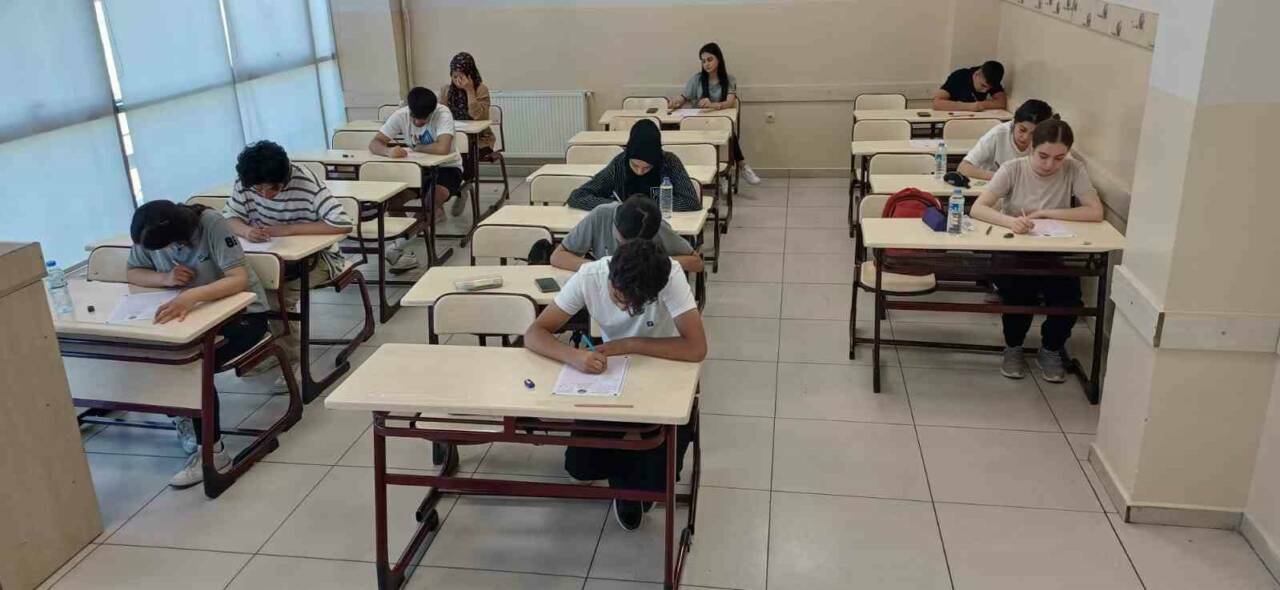 Şahinbey Belediyesi, gençlerin eğitim hayatına destek olmak amacıyla üniversiteye hazırlık
