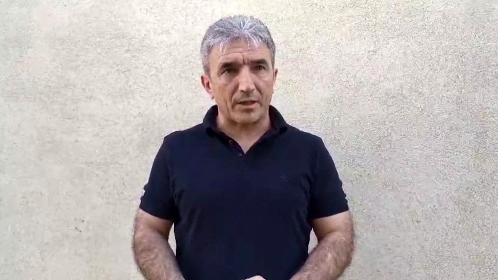Bozova ilçesinde bulunan bir hastanede görevli güvenlik personeli, yolun karşısına