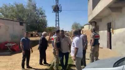 Suruç ilçesinde kaçak yapı denetimi sırasında jandarma ekipleri ile mahalle