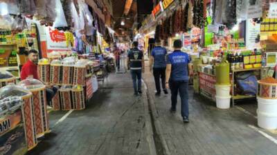 Şanlıurfa'nın Eyyübiye ilçesinde belediye zabıta ekipleri süt ürünleri denetimi gerçekleştirdi.