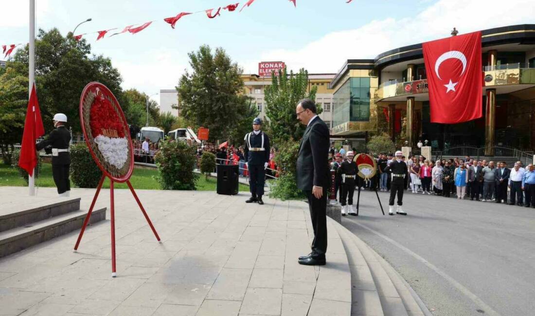 Siirt'te 19 Eylül Gaziler Günü, Atatürk anıtına çelenk sunulması, saygı