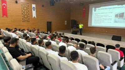 Siirt'te okul servis şoförleri ve rehber personele trafik güvenliği, trafik