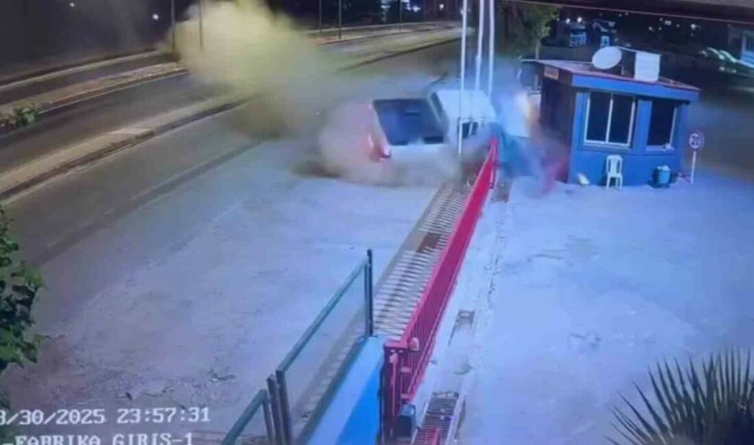 Şırnak'ta meydana gelen trafik kazasında pikap sürücüsü, karşı şeritte bulunan