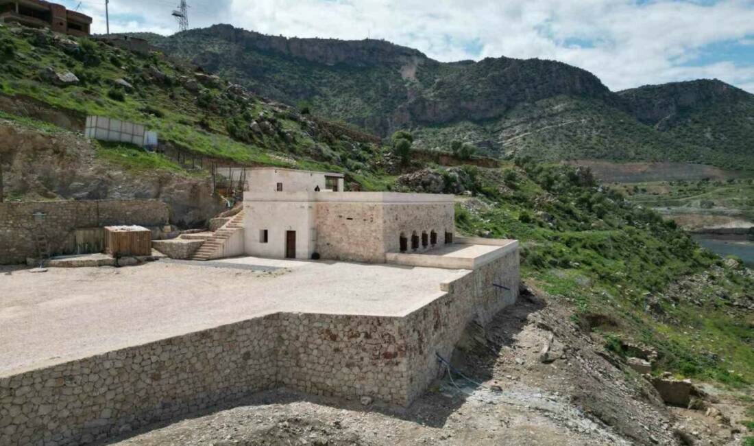 Ilısu köyü yakınlarındaki Belkıs Ana kaplıcaları, şifa arayan insanların ilgisini