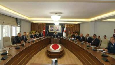 Şırnak Valisi Birol Ekici başkanlığında eğitim güvenliği toplantısı düzenlendi. Toplantıda