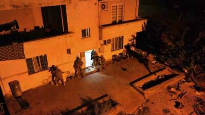 Şırnak'ta yapılan operasyonda 20 kilo 700 gram esrar maddesi bulunarak