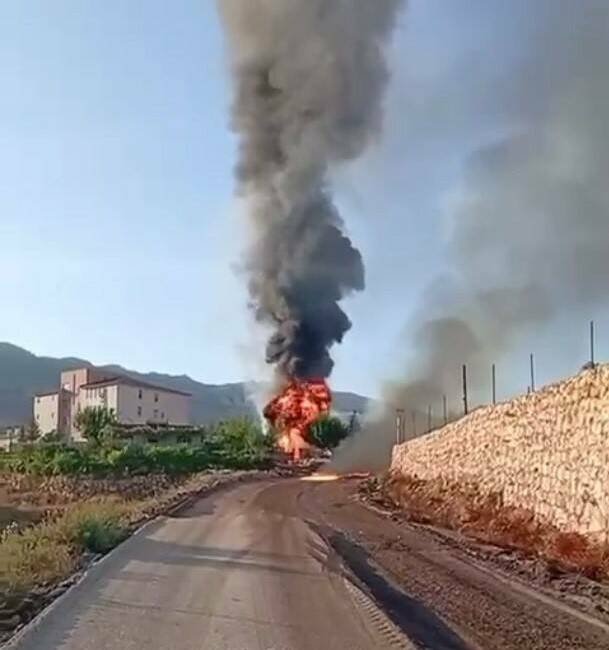 Gabar Dağı bölgesindeki yol çalışması sırasında hasar gören petrol boru