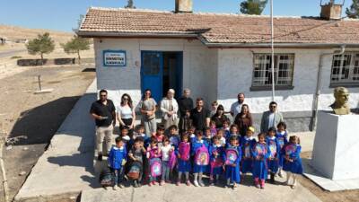 Şanlıurfa'nın Suruç ilçesinde genç avukat, doktor ve öğretmenlerin oluşturduğu bir