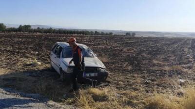 Adıyaman'da bir otomobilin takla atması sonucu 2 kişi yaralandı. Kazanın