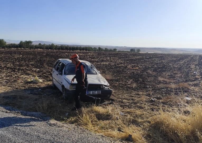 Adıyaman'da bir otomobilin takla atması sonucu 2 kişi yaralandı. Kazanın