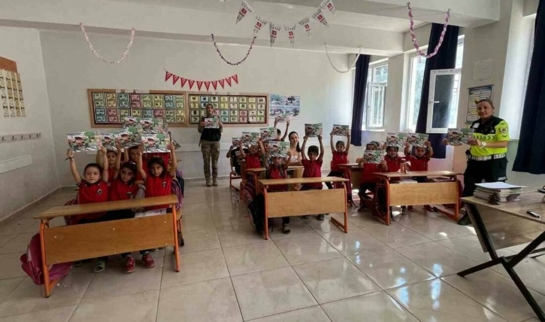 Siirt İl Jandarma Komutanlığı, Akyayla İlköğretim Okulu'nda öğrencilere Aile İçi