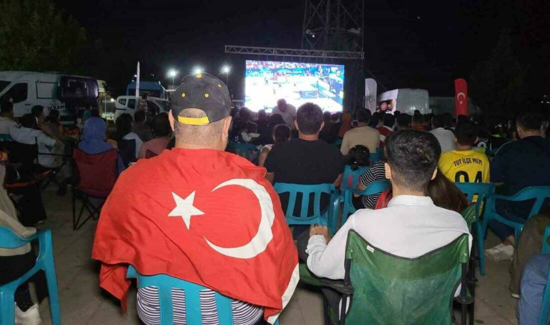 Adıyamanlılar, Türkiye ile Almanya arasındaki Avrupa Basketbol Şampiyonası final maçını