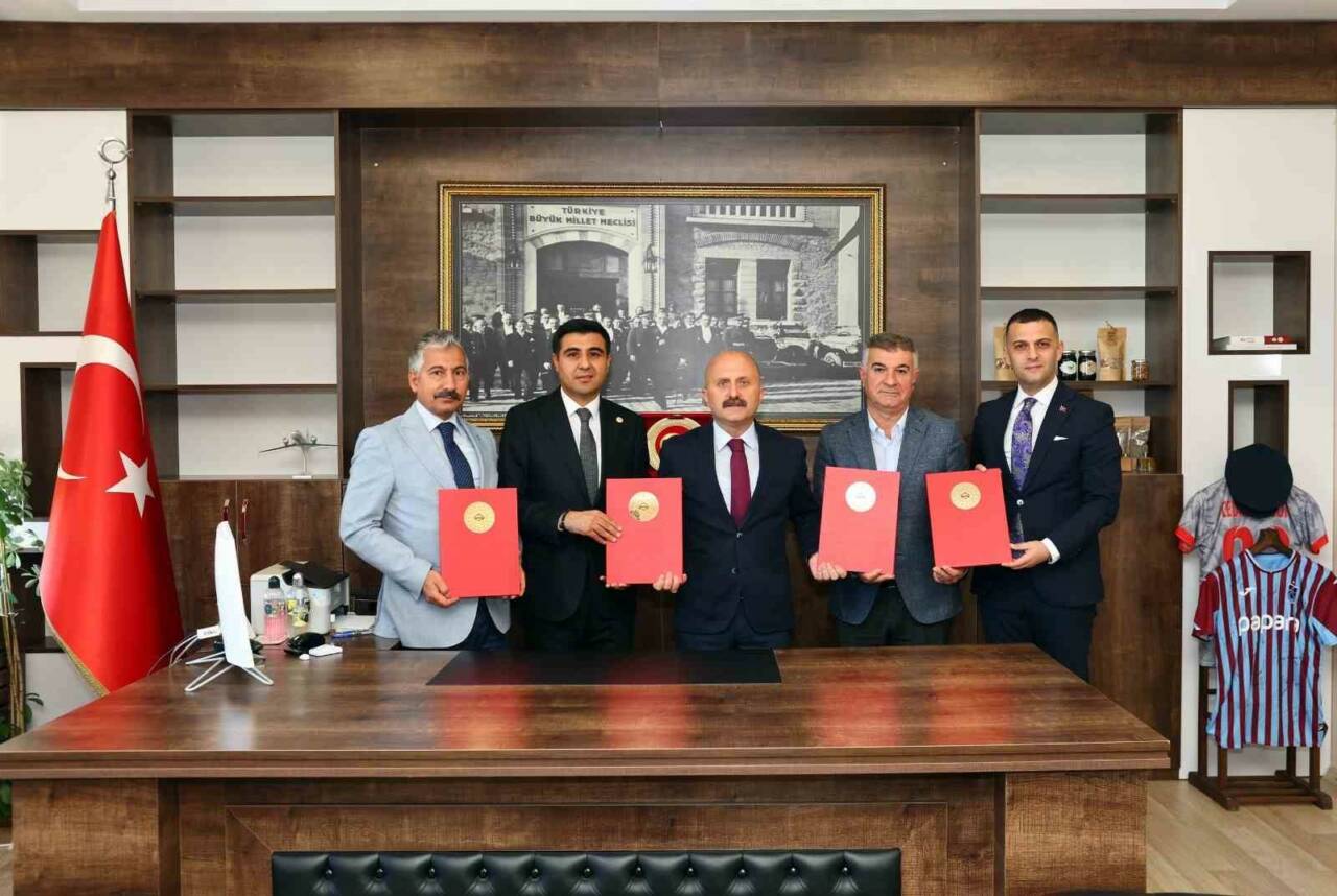 Tut ilçesinde dut ve incir fidelerinin yetiştirilmesini hedefleyen "Tut Dutu
