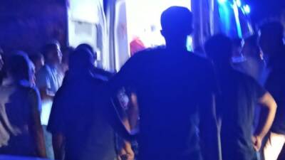 Adıyaman'ın Gölbaşı ilçesinde meydana gelen trafik kazasında otomobil uçuruma yuvarlandı