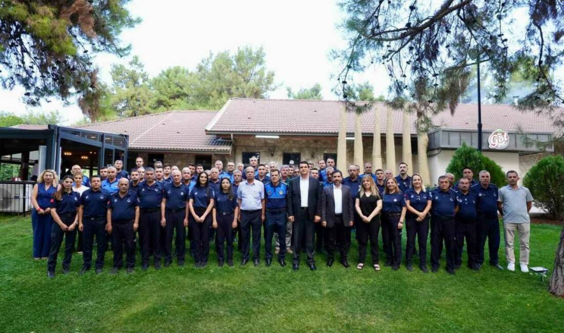 Şehitkamil Belediye Başkanı Umut Yılmaz, Zabıta Müdürlüğü ekipleriyle buluşarak Zabıta