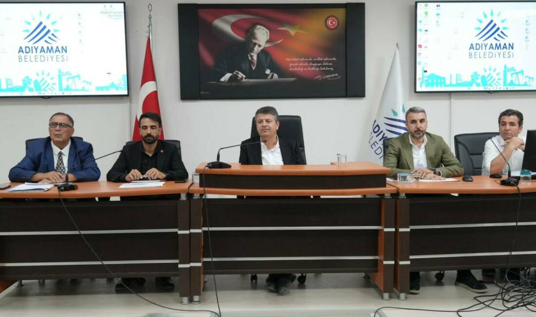 Adıyaman Belediyesi’nin Ekim ayı olağan meclis toplantısında konuşan Belediye Başkanı