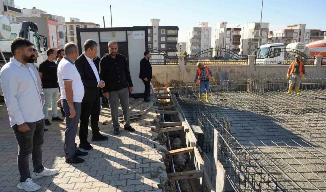 Adıyaman Belediyesi'nin ek hizmet binası için temel betonu dökümü çalışmaları