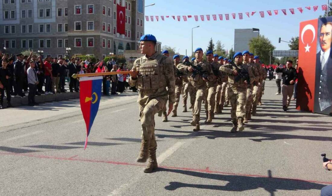 Adıyaman’da, Cumhuriyet’in 102. yılı coşkuyla kutlandı Adıyaman’da, Türkiye Cumhuriyeti’nin kuruluşunun 102. yıl dönümü çeşitli etkinlikler kutlandı.