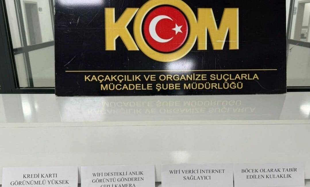 Adıyaman’da ehliyet sınavı joker eleman operasyonu: 4 gözaltı Adıyaman’da, motorlu taşıt sürücü kursiyer sınavlarına karşı düzenlenen "Joker eleman"