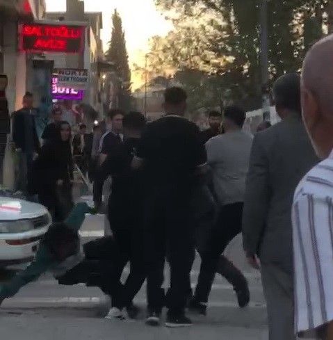 Adıyaman'da, Yeni Pınar Mahallesi'nde iki grup arasında çıkan tartışma çevre