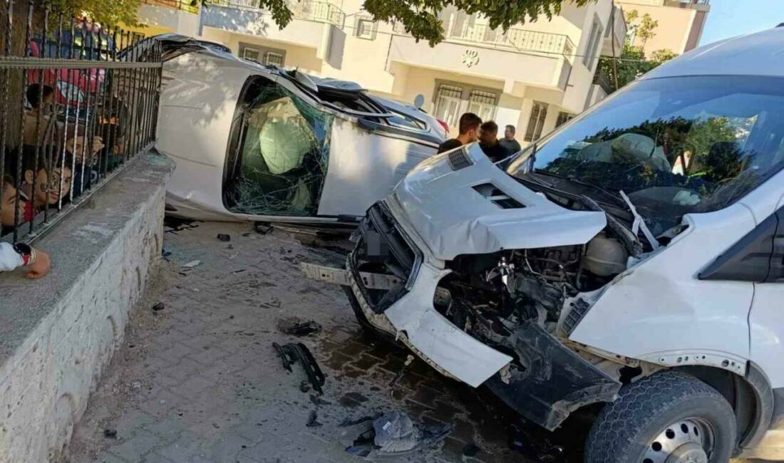 Adıyaman’da okul servisi ile otomobil çarpıştı: 5’i öğrenci 7 yaralı Adıyaman’da okul servisi ile otomobilin çarpıştığı kazada 5'i öğrenci olmak