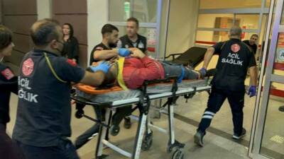 Adıyaman'da meydana gelen trafik kazasında sürücüsünün direksiyon hakimiyetini kaybeden bir