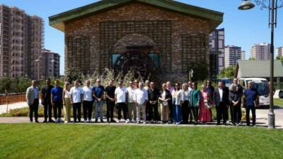 Şehitkamil Belediyesi'nin hayata geçirdiği AGRO Park, modern ve geleneksel tarım