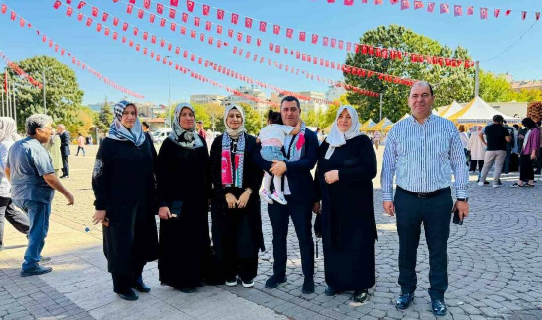 AK Parti Gaziantep Milletvekili Bünyamin Bozgeyik ve ailesi, "Gazze İçin