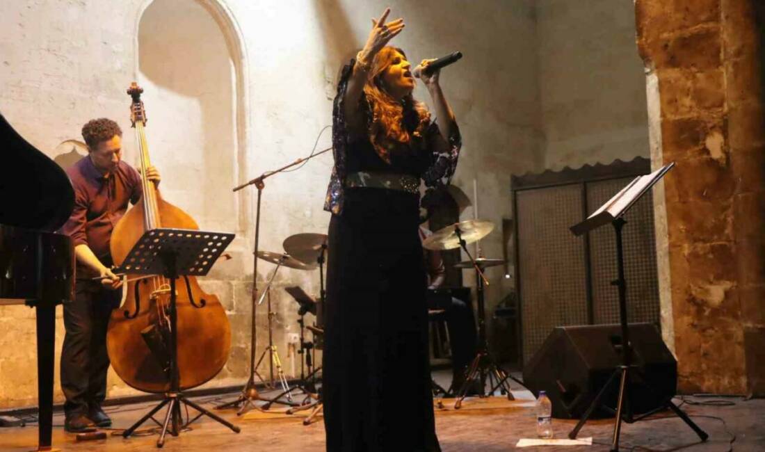 Şanlıurfa Büyükşehir Belediyesi tarafından düzenlenen konserde, Anatolian Goes Jazz Grubu