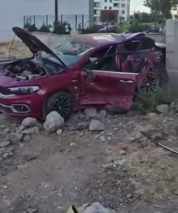 Diyarbakır’da iki aracın çarpışması sonucu meydana gelen trafik kazasında 2